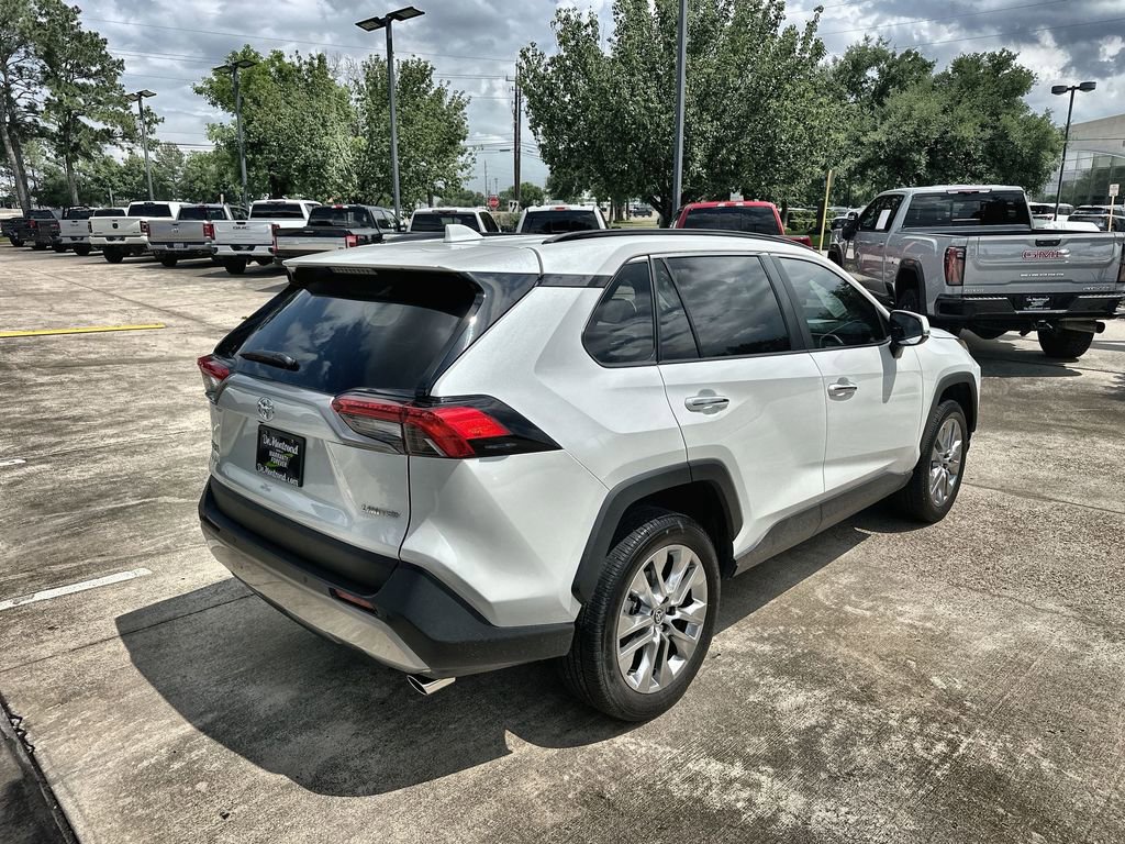 Used 2025 Toyota RAV4 Limited FWD image 11