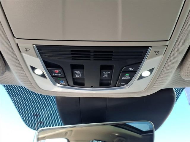 Used 2025 Acura RDX w/ Technology Package image 18