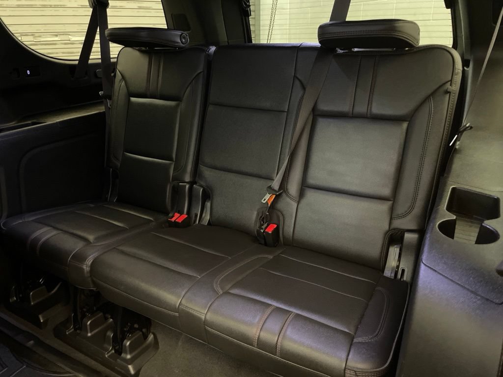 Used 2021 Chevrolet Suburban RST w/ Luxury Package AWD/4WD image 23