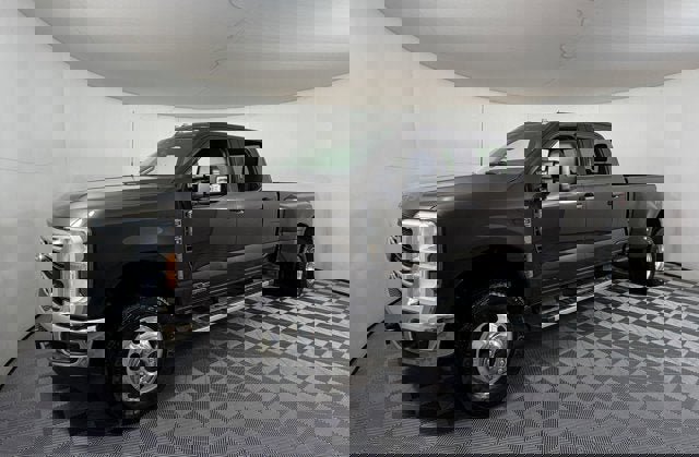 Used 2024 Ford F350 XLT w/ FX4 Off-Road Package image 2