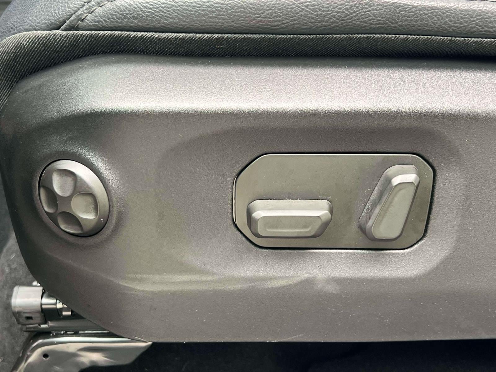 Used 2025 Jeep Gladiator Sport AWD/4WD image 25