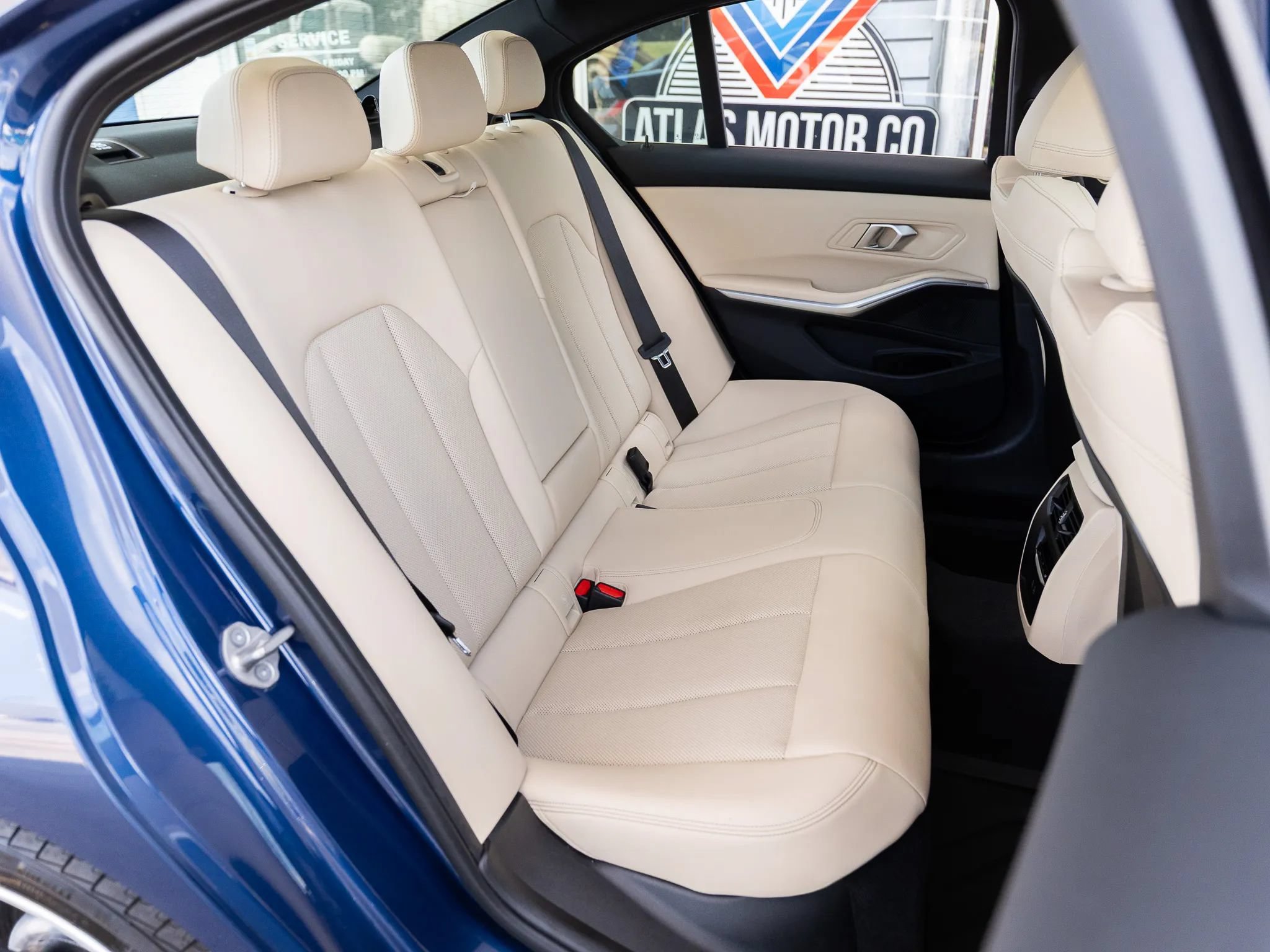 Used 2024 BMW 330i Sedan w/ Premium Package RWD image 24