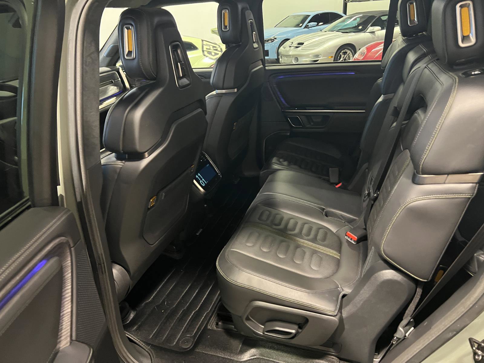 Used 2023 Rivian R1S Launch Edition image 26