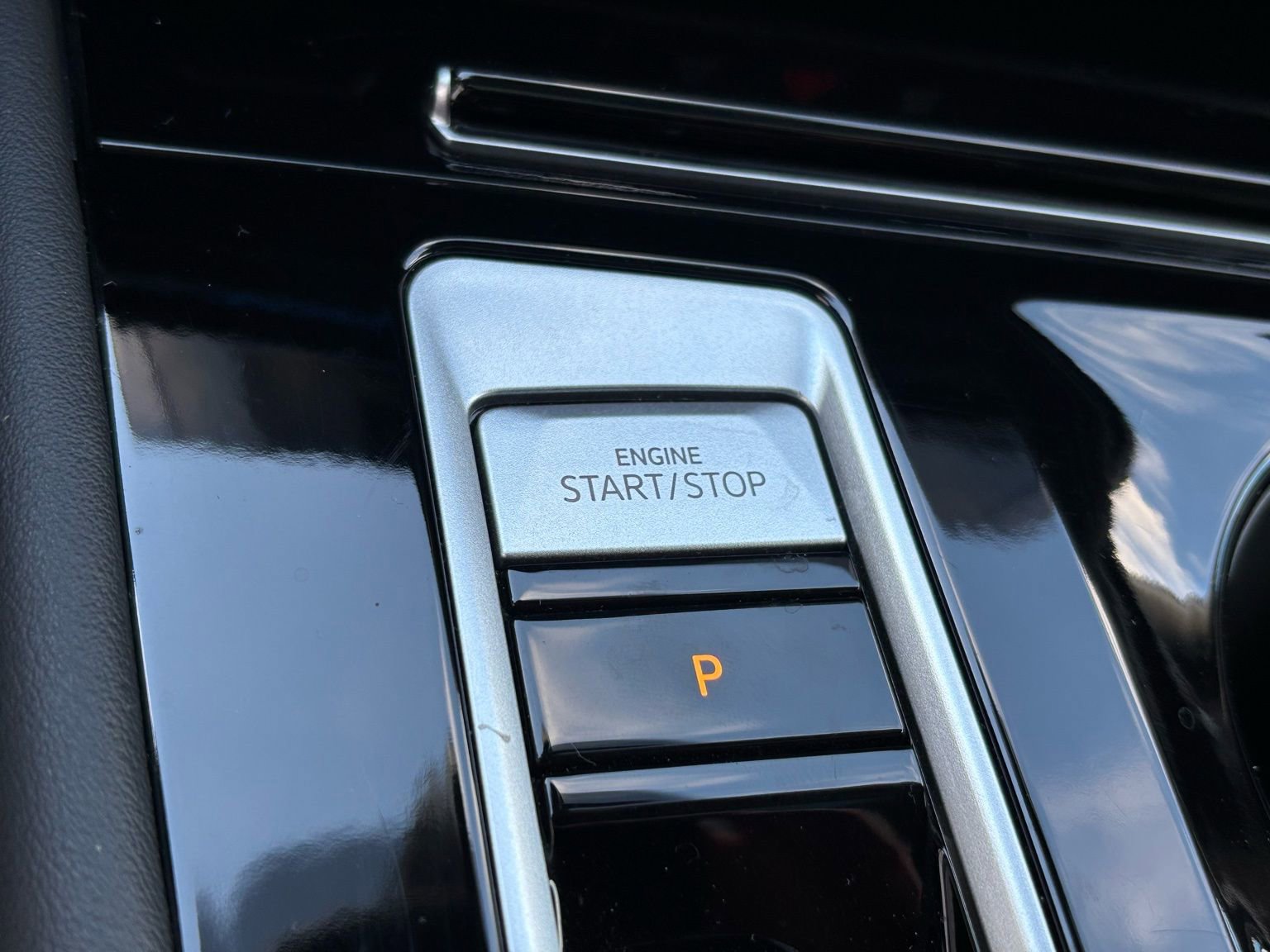 Used 2024 Volkswagen Atlas SEL image 6