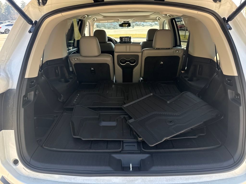 Certified 2025 Honda Pilot Touring image 24