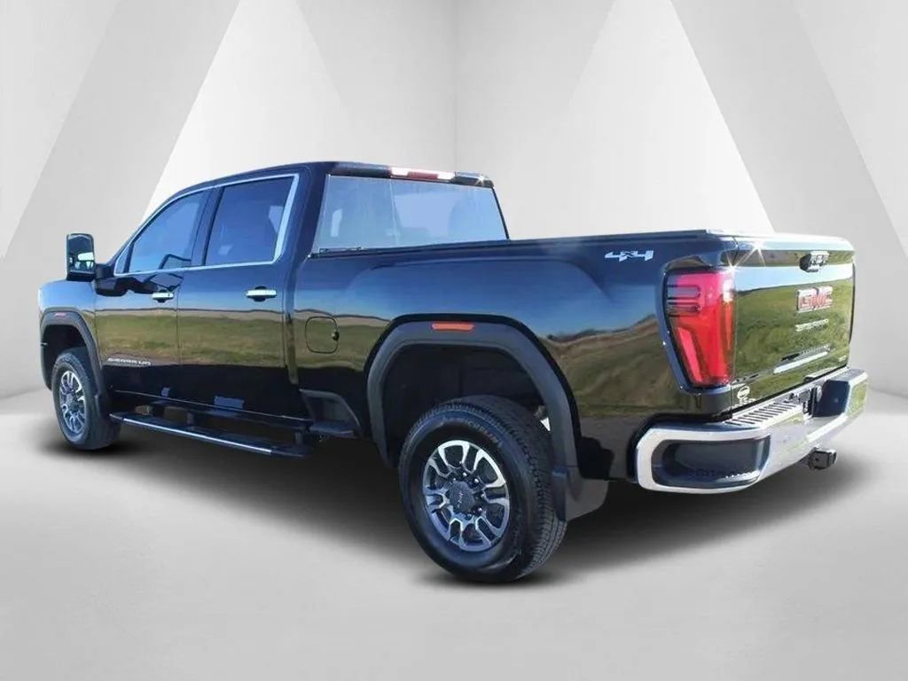 New 2026 GMC Sierra 3500 SLT image 5