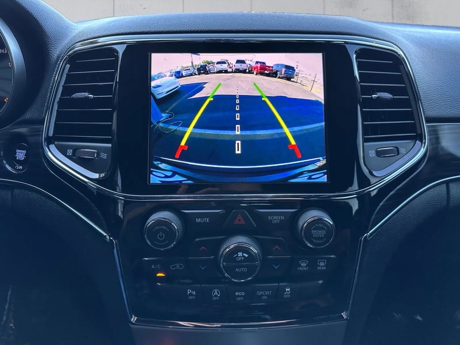 Used 2020 Jeep Grand Cherokee Limited w/ Luxury Group II image 17