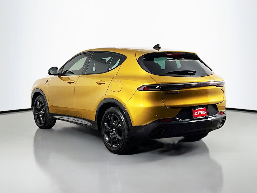 Used 2024 Dodge Hornet R/T Plus w/ Tech Pack Plus w/o Parking image 3