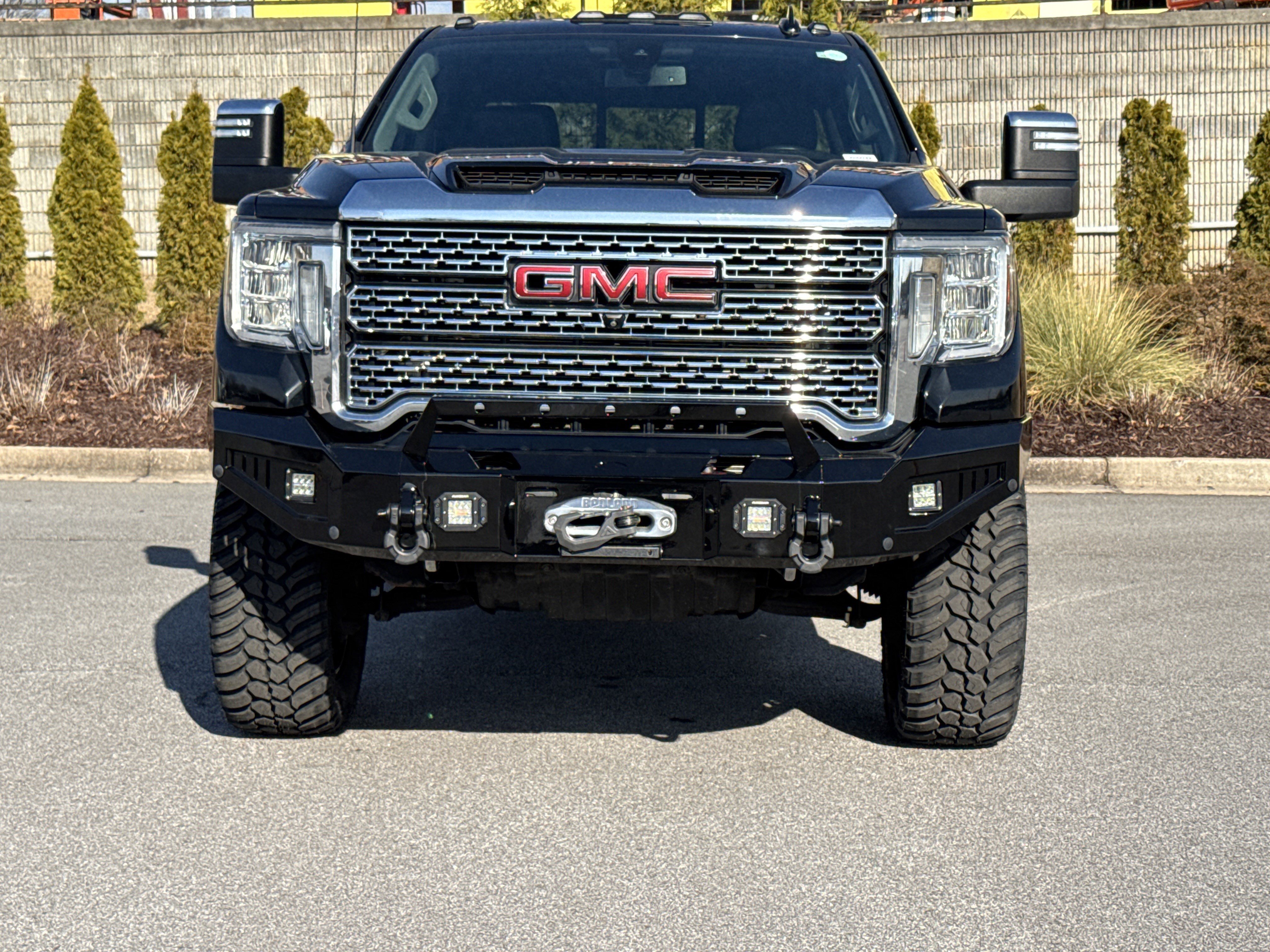 Used 2022 GMC Sierra 3500 Denali image 3