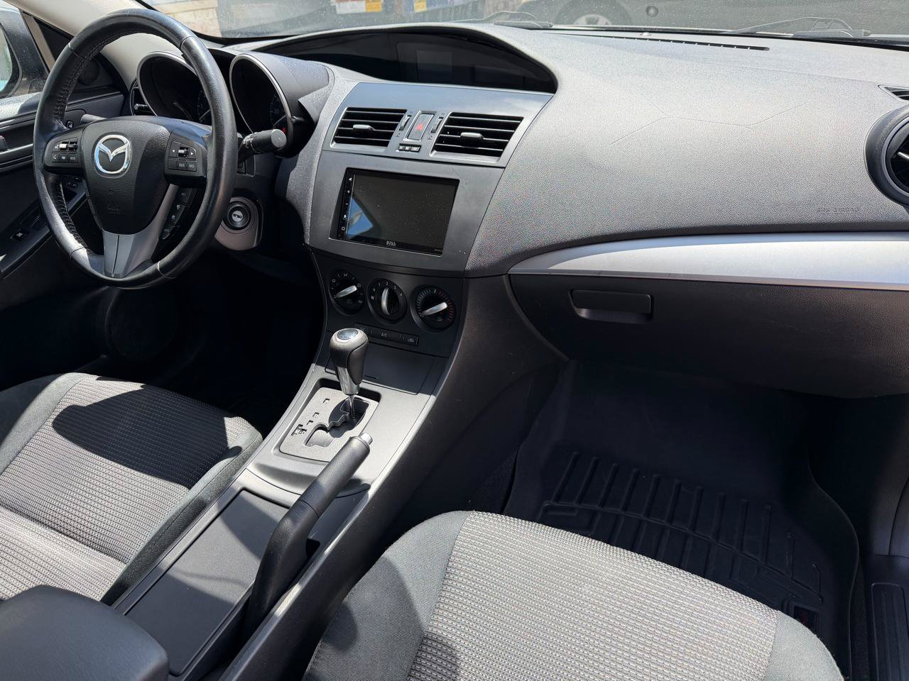 Used 2012 MAZDA MAZDA3 i Touring FWD image 19