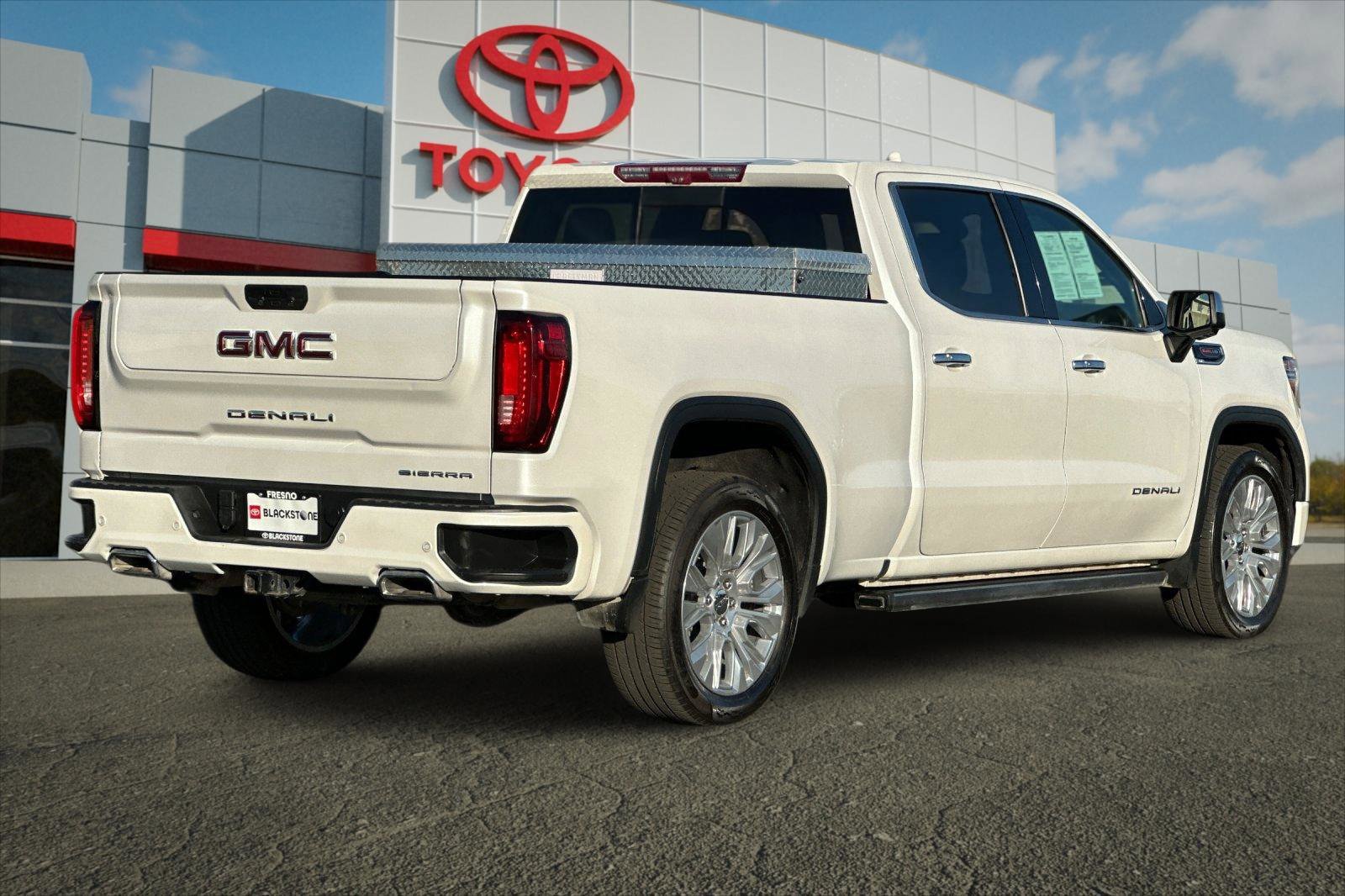 Used 2022 GMC Sierra 1500 Denali w/ Denali Reserve Package AWD/4WD image 3