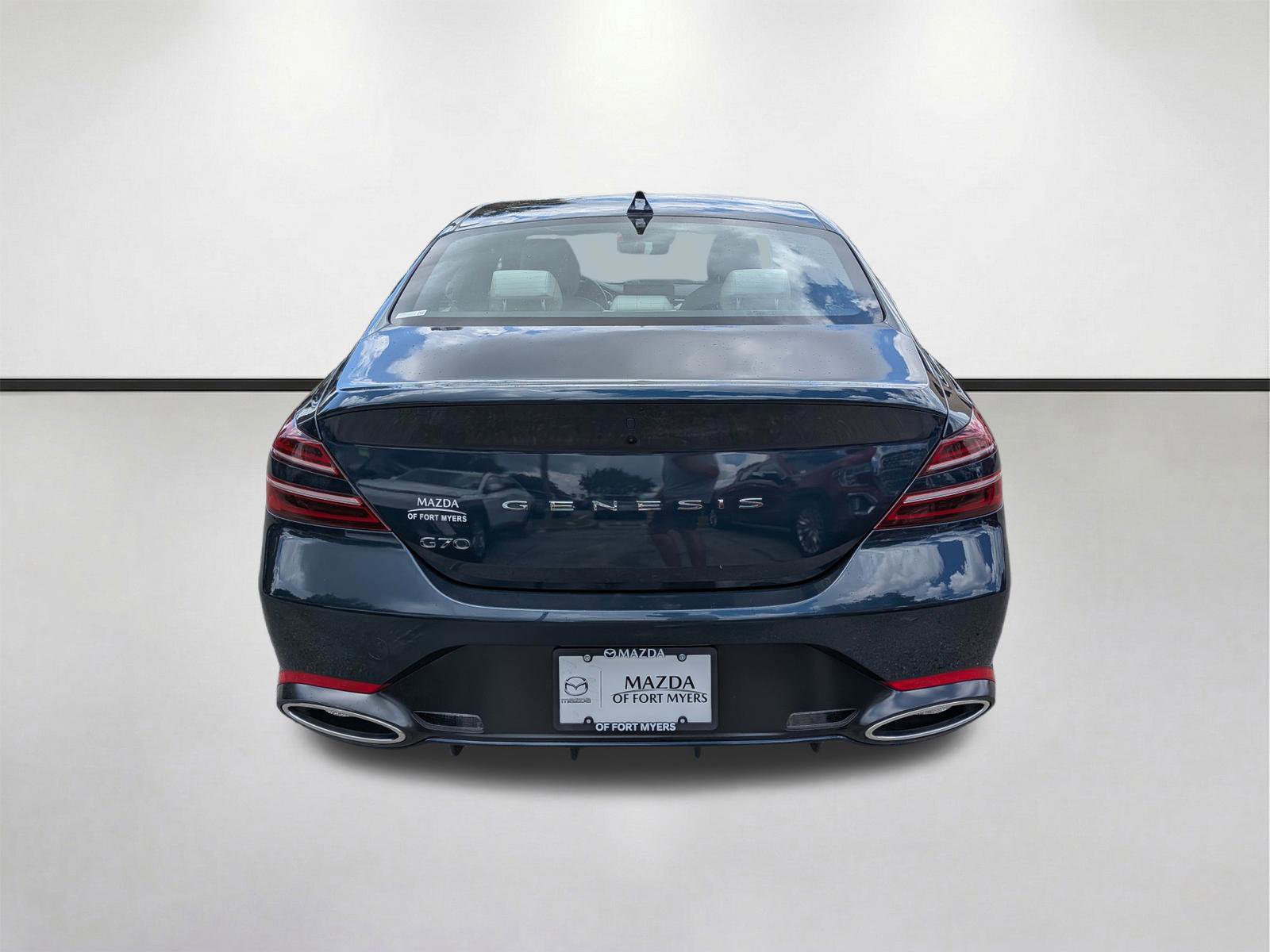Used 2025 Genesis G70 2.5T RWD image 5