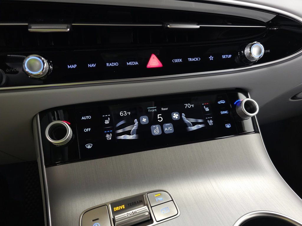 New 2026 Genesis GV70 2.5T Advanced AWD/4WD image 26