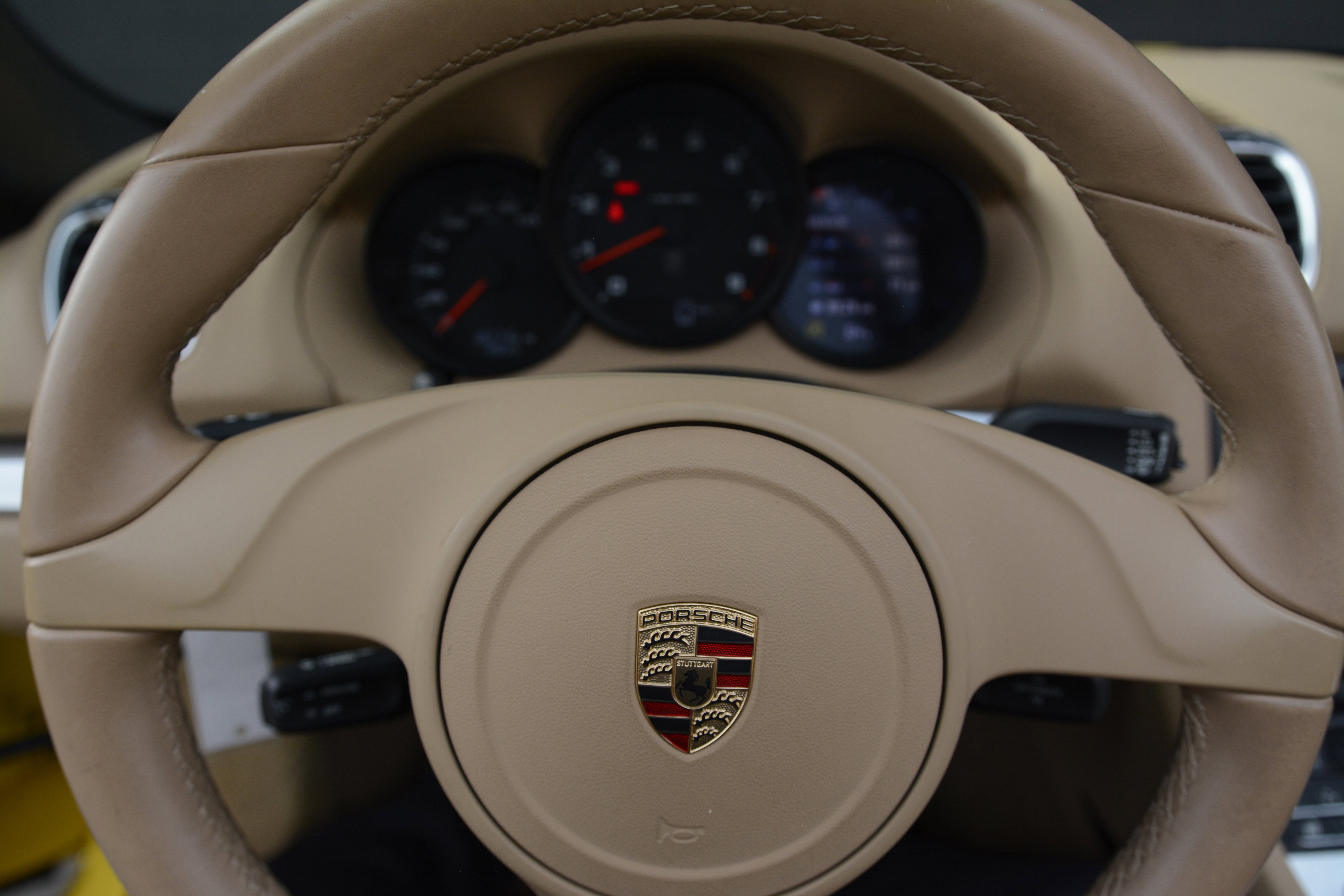 Used 2013 Porsche Boxster RWD image 17