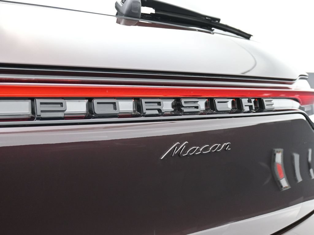 Certified 2026 Porsche Macan AWD/4WD image 14