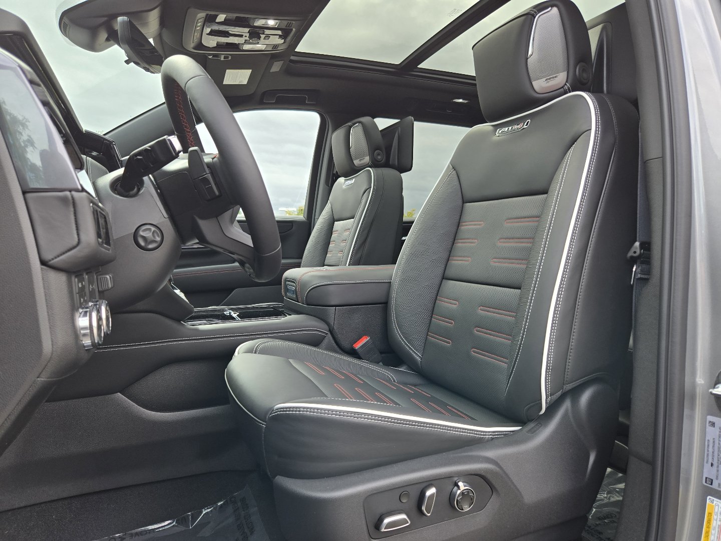 New 2026 GMC Yukon AT4 Ultimate AWD/4WD image 3