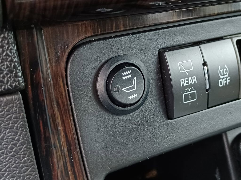 Used 2015 Chevrolet Traverse LT AWD/4WD image 24