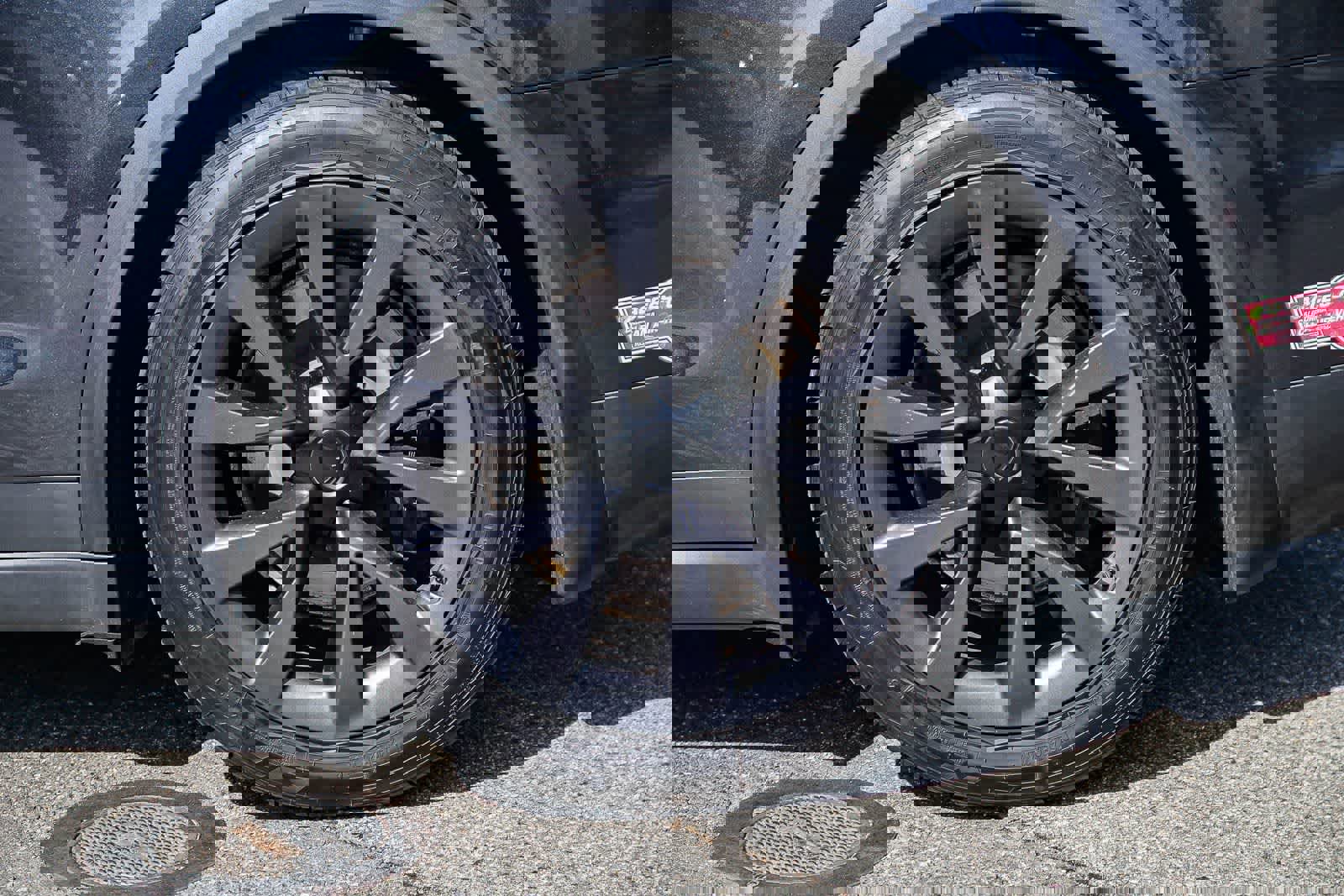 Used 2024 Tesla Model X image 8