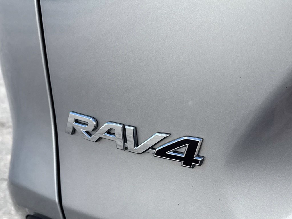 Used 2020 Toyota RAV4 XLE w/ Convenience Package AWD/4WD image 11