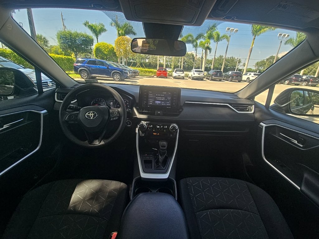 Used 2020 Toyota RAV4 XLE FWD image 30