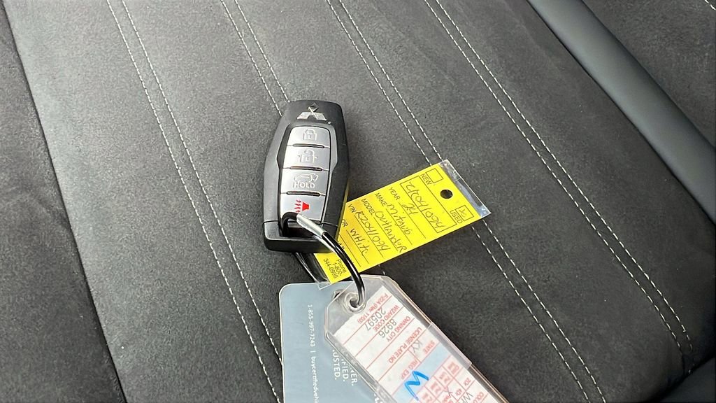 Used 2024 Mitsubishi Outlander SE image 33