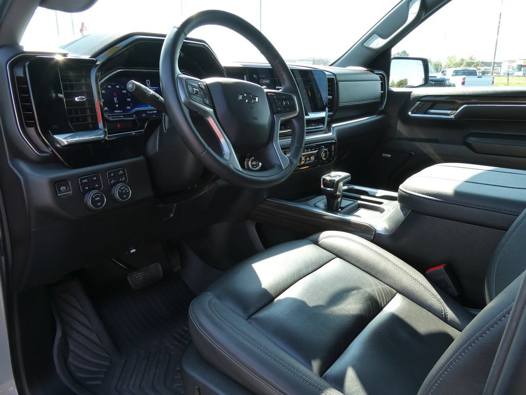 Certified 2024 Chevrolet Silverado 1500 RST AWD/4WD image 24