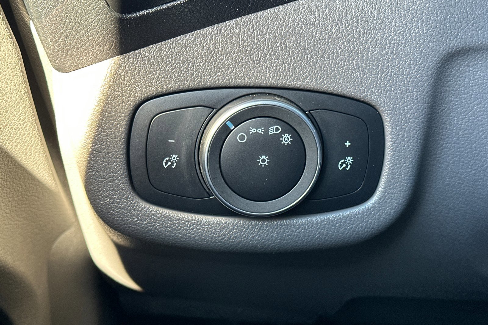 Used 2023 Ford Transit Connect XL image 25