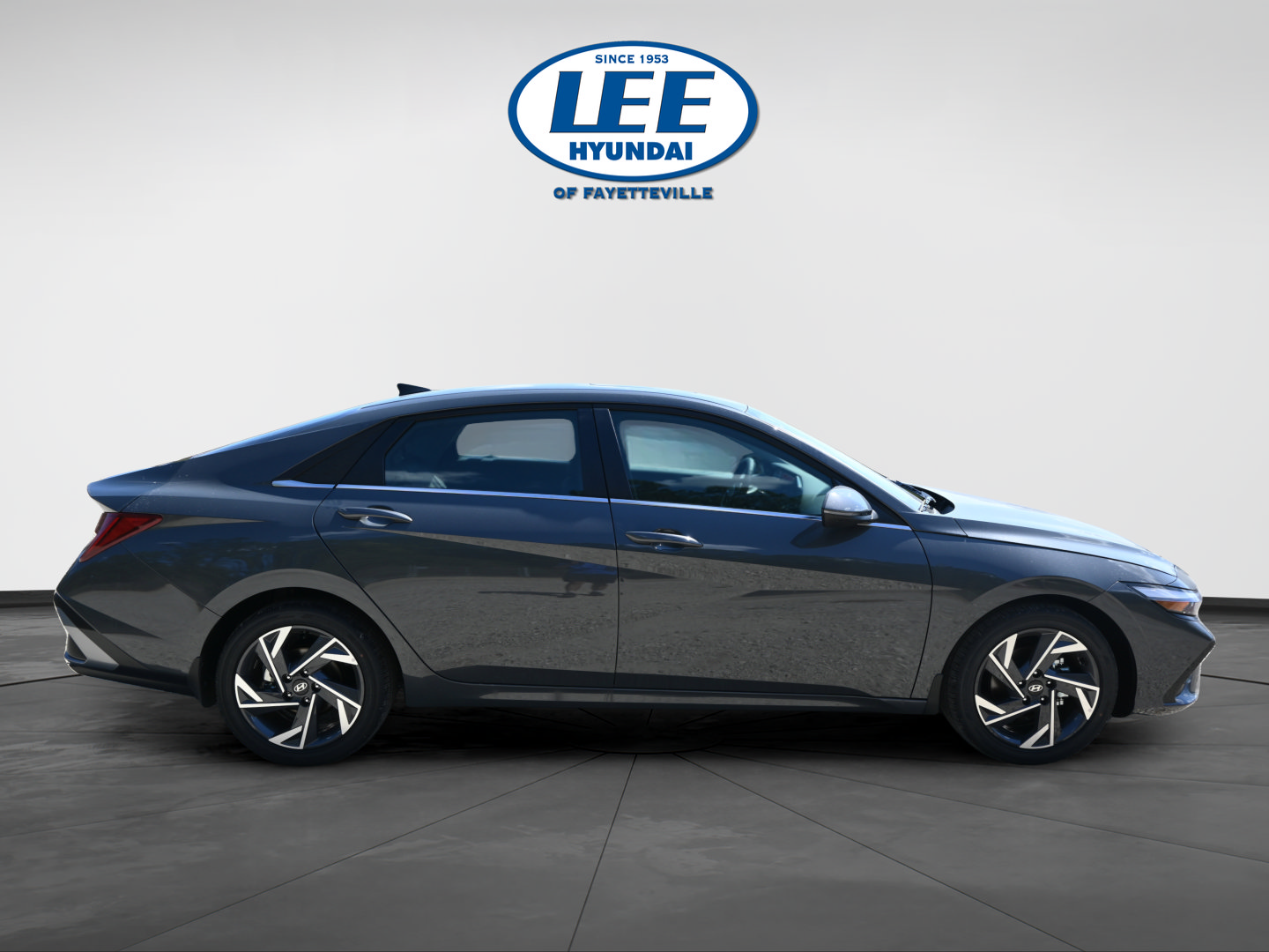 Certified 2025 Hyundai Elantra Limited FWD image 2