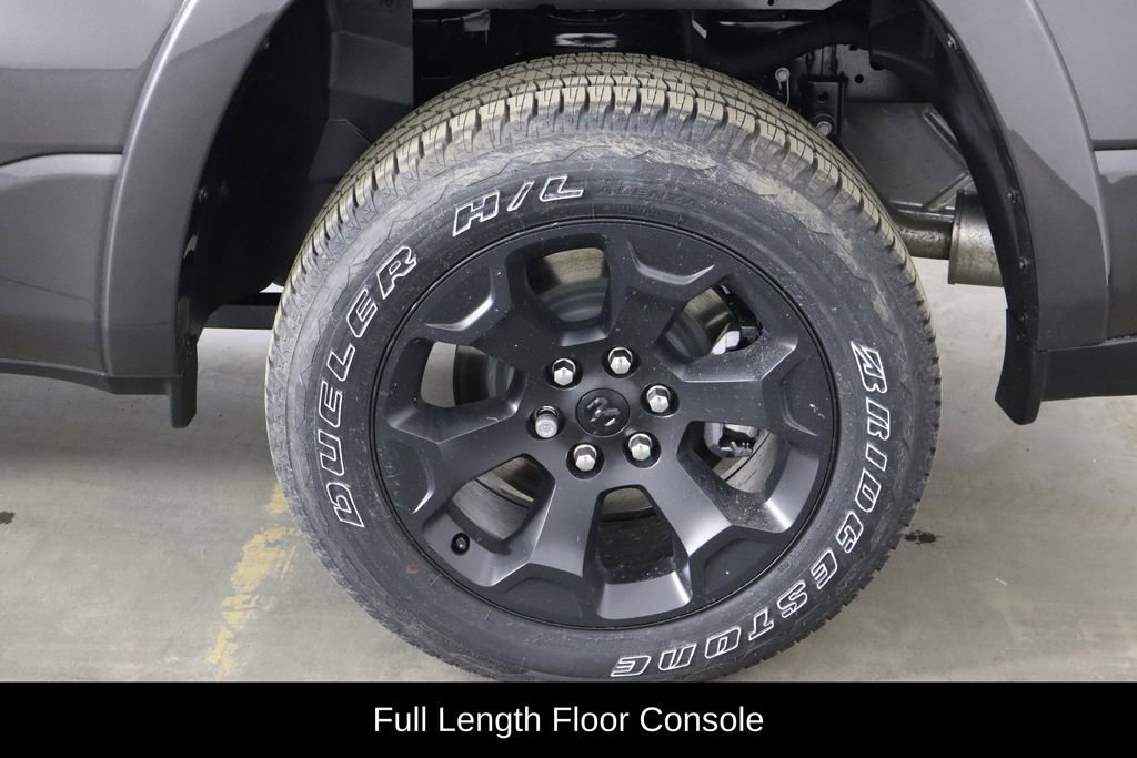New 2026 RAM 1500 4x4 Crew Cab image 42