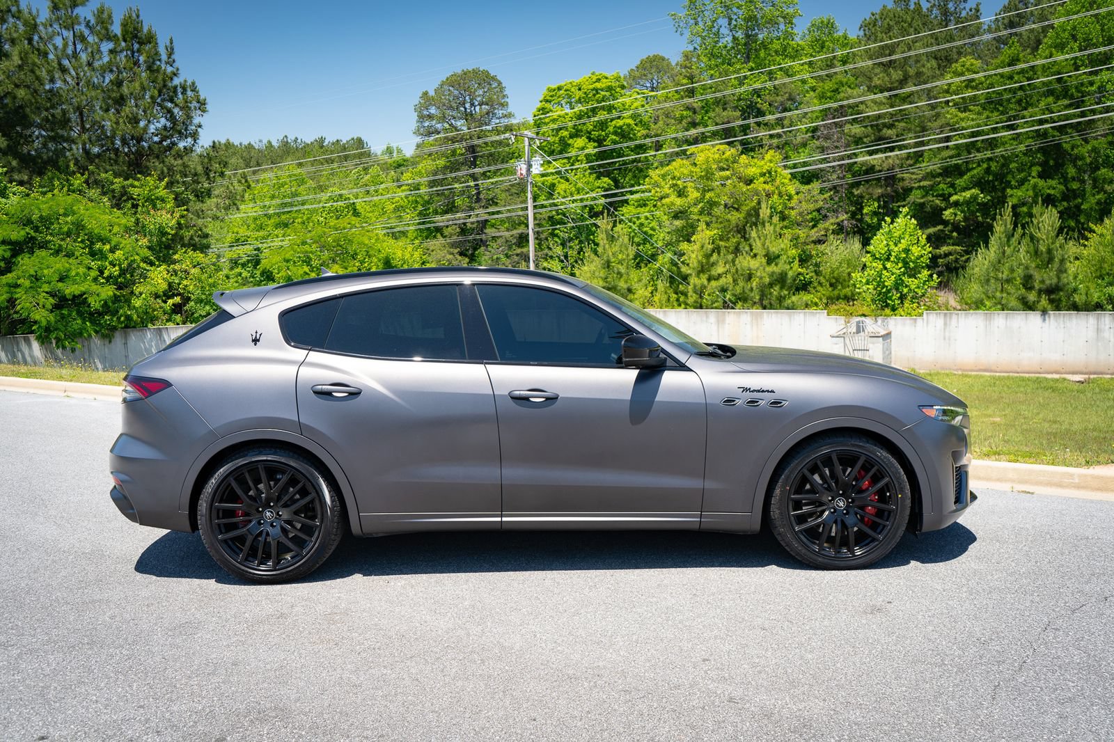 Used 2022 Maserati Levante Modena AWD/4WD image 21