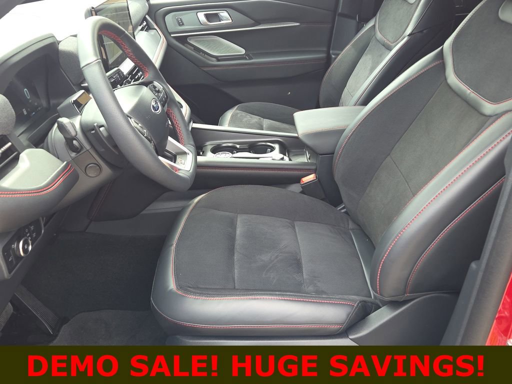 Used 2025 Ford Explorer ST image 16