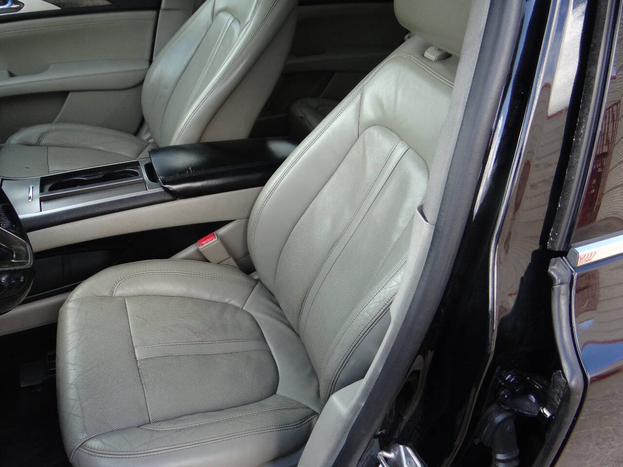 Used 2017 Lincoln MKZ Reserve w/ Luxury Package image 14