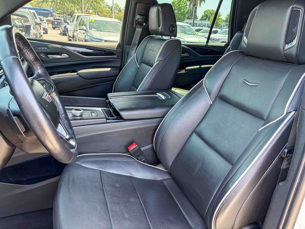 Certified 2022 Cadillac Escalade Sport AWD/4WD image 38