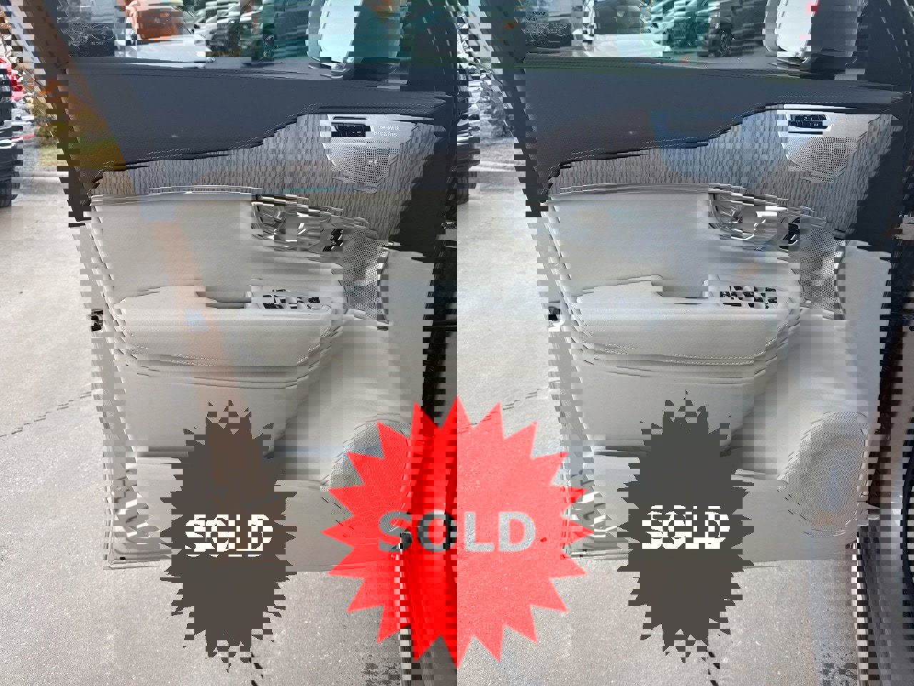 Certified 2023 Volvo XC90 B6 Ultimate w/ Lounge Package image 22