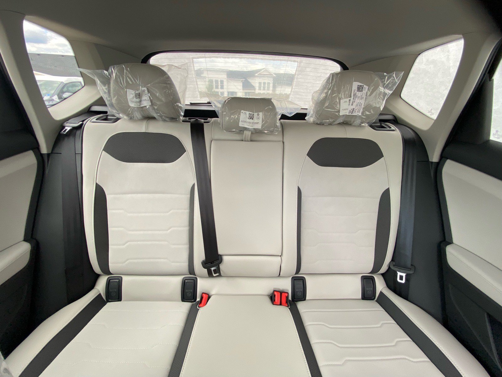 New 2026 Volkswagen Taos SE FWD image 10