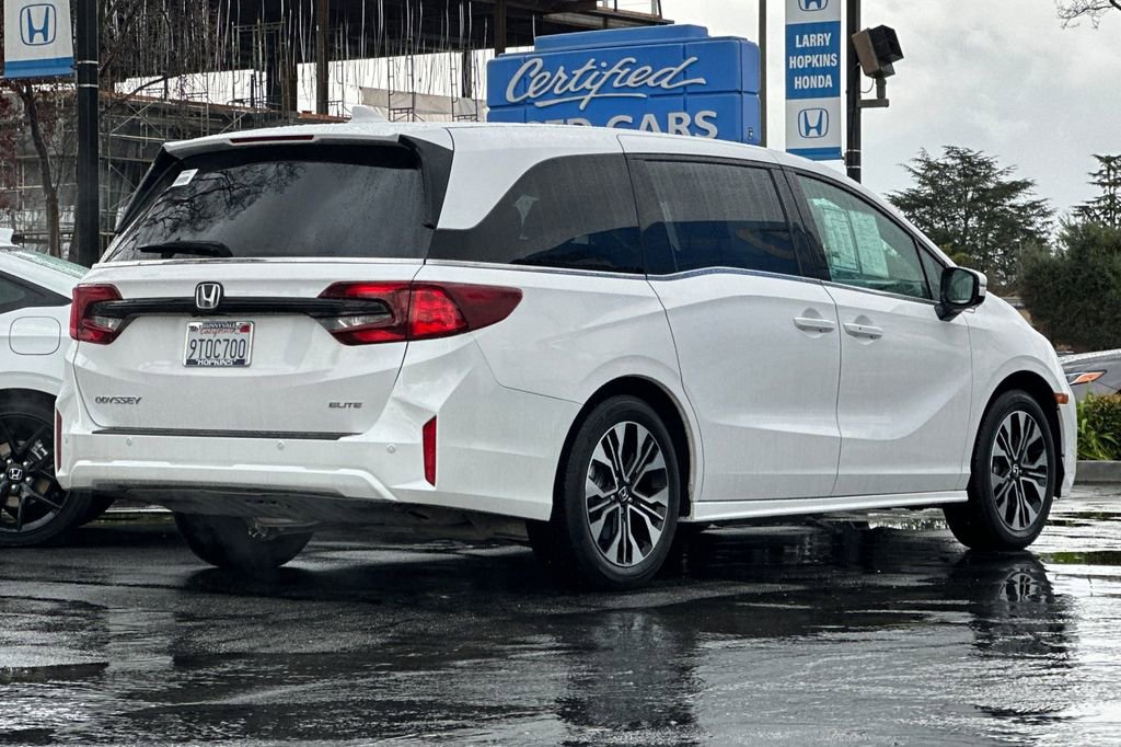Used 2025 Honda Odyssey Elite image 3