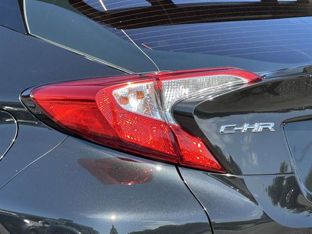 Used 2018 Toyota C-HR XLE FWD image 29