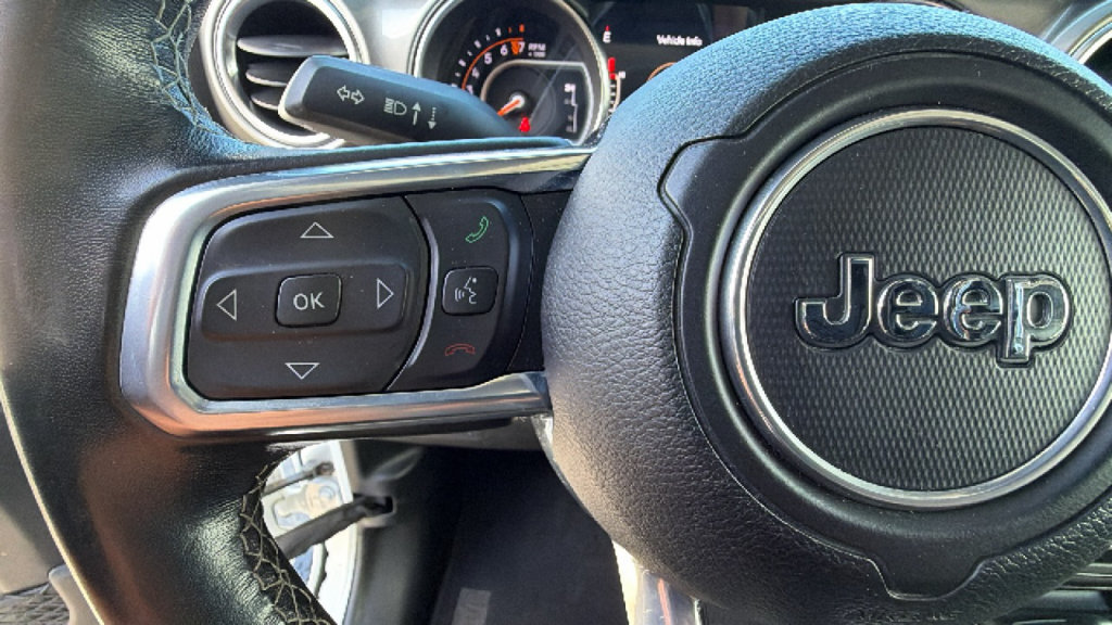 Used 2020 Jeep Wrangler Unlimited Sahara AWD/4WD image 19