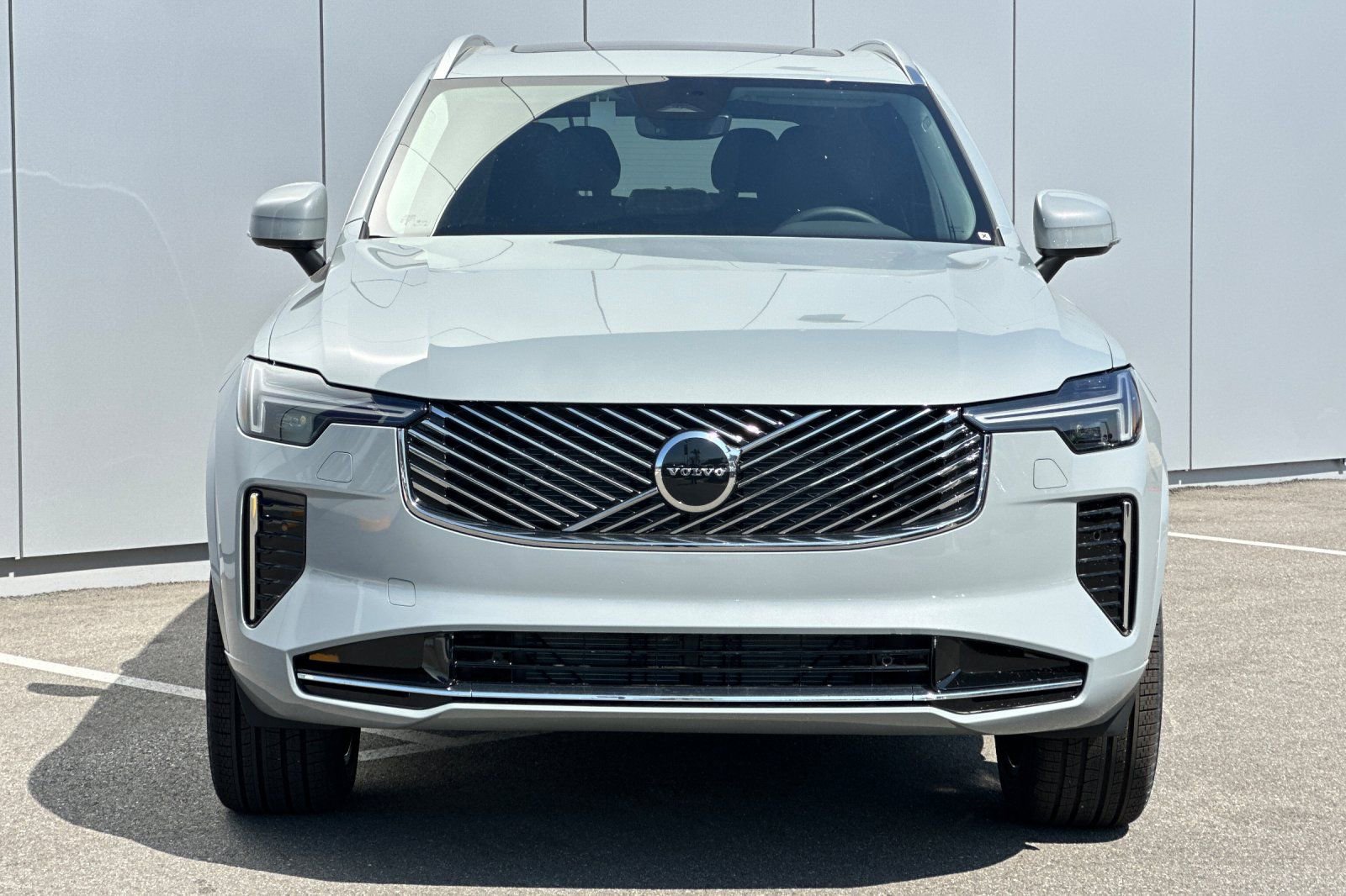 Certified 2025 Volvo XC90 B6 Core w/ Protection Package Premier image 8