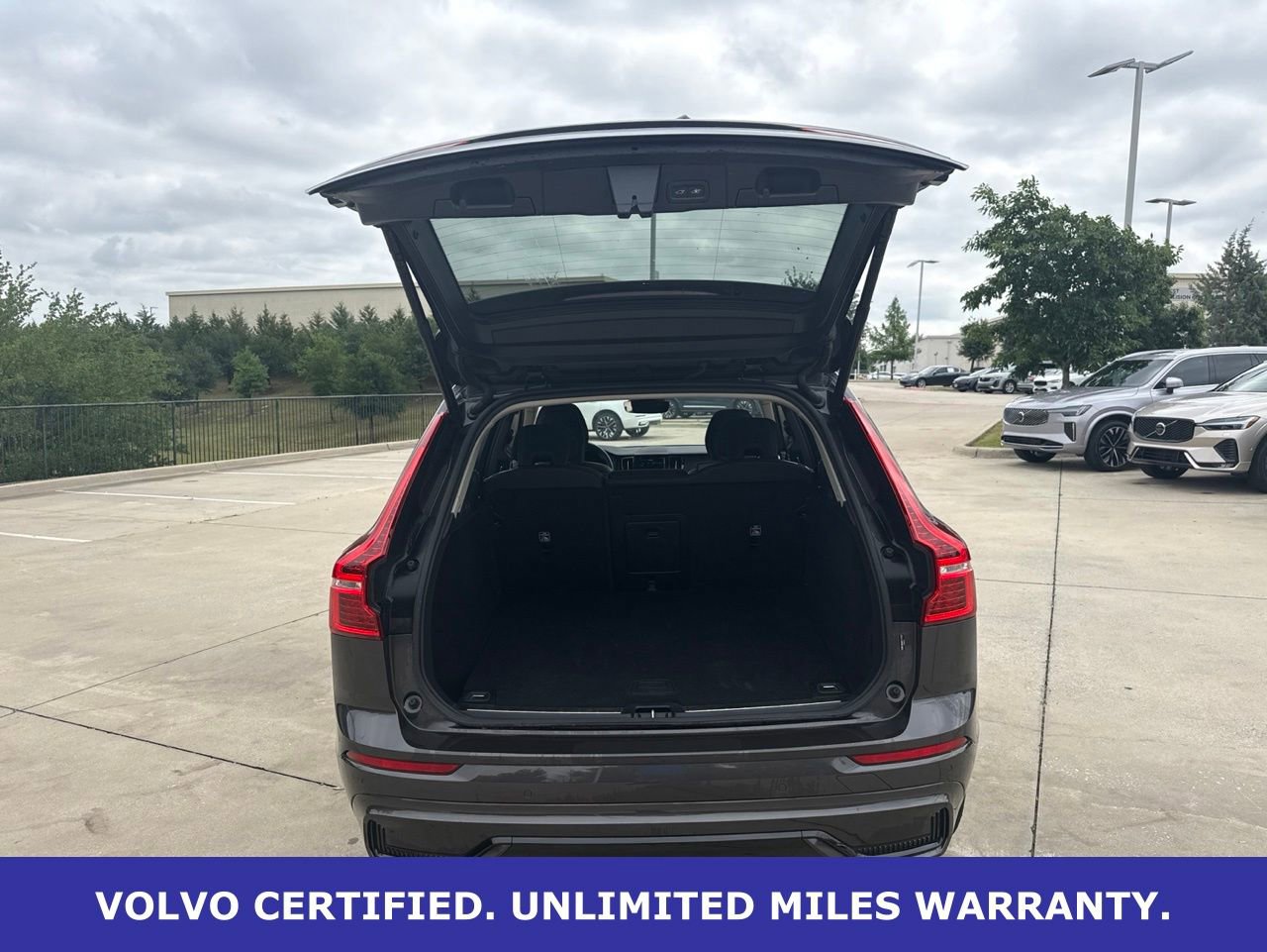 Certified 2025 Volvo XC60 B5 Plus AWD/4WD image 6