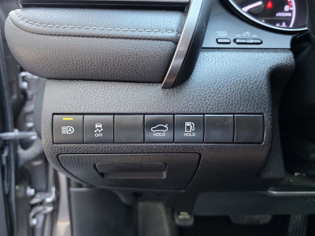 Used 2021 Toyota Camry SE image 18