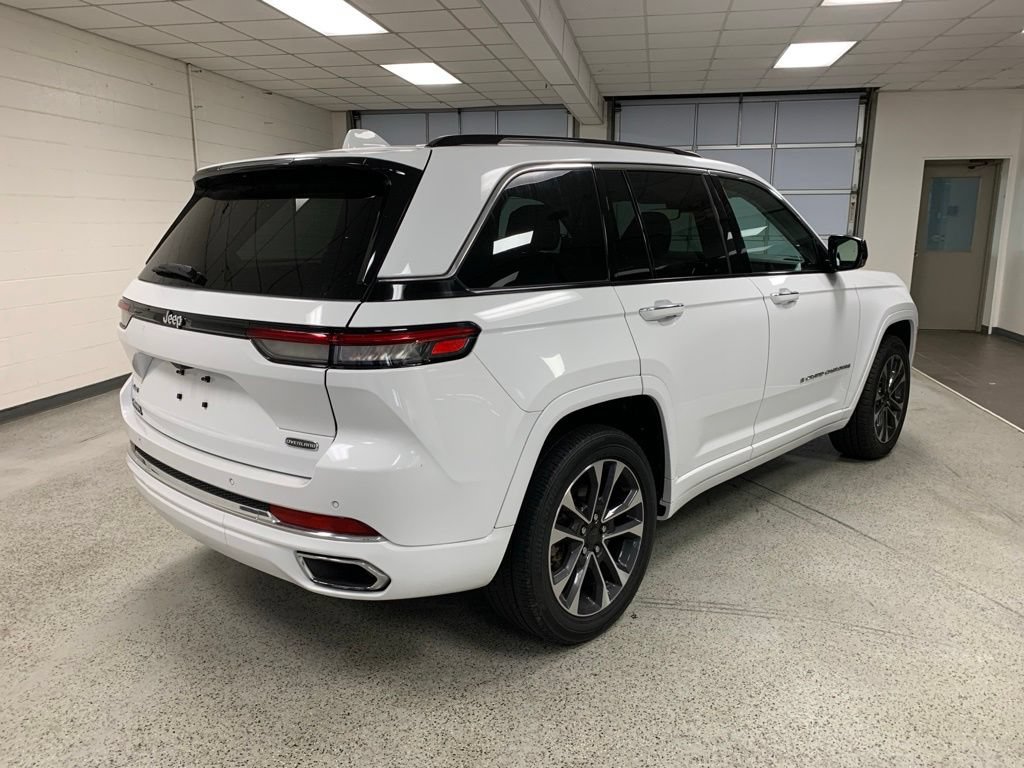 Used 2022 Jeep Grand Cherokee Overland AWD/4WD image 4