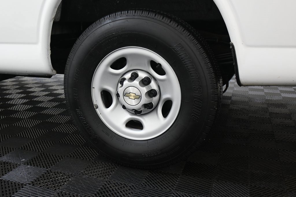 Used 2021 Chevrolet Express 2500 image 18