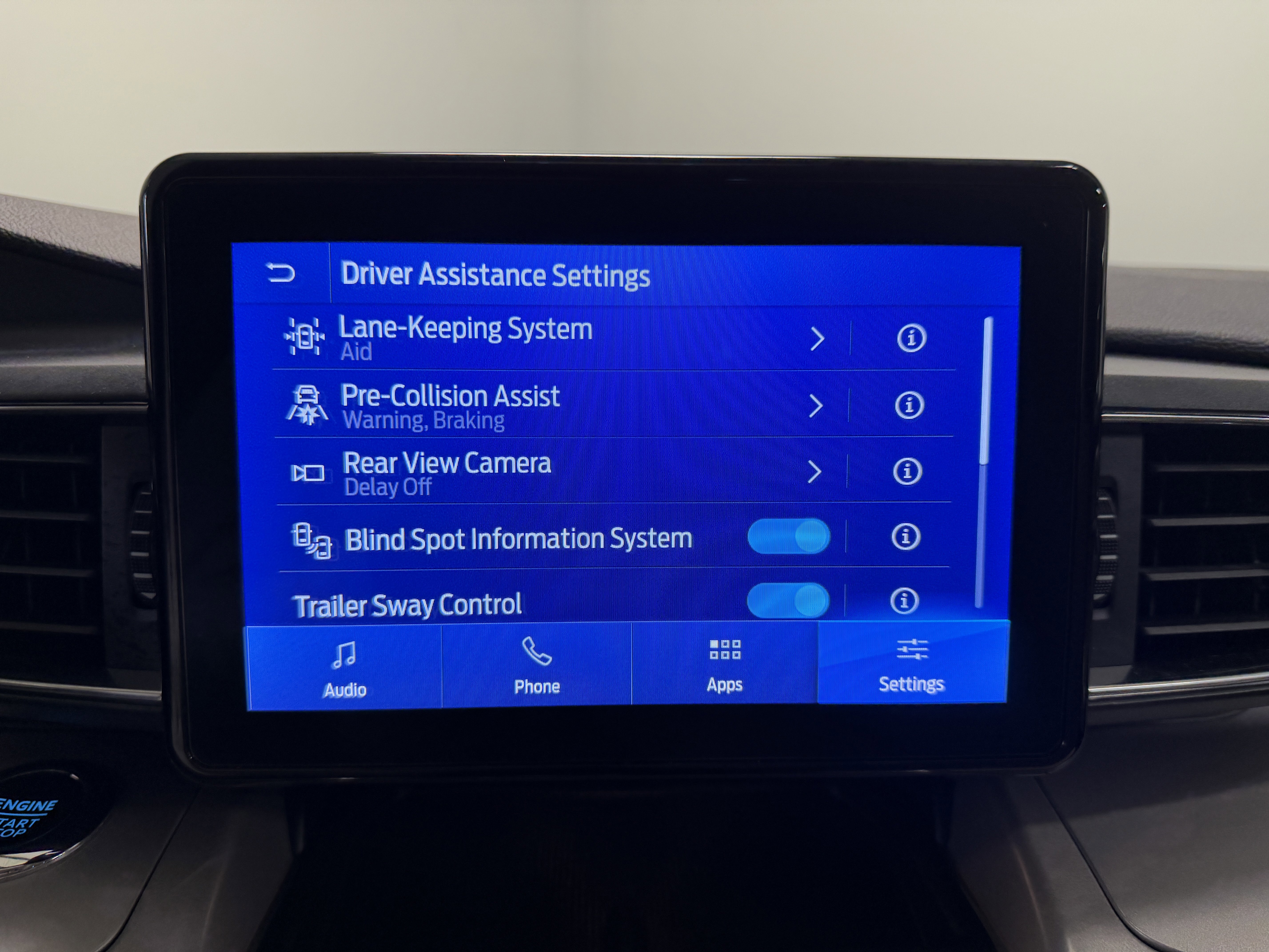 Used 2023 Ford Explorer XLT w/ Equipment Group 202A image 11