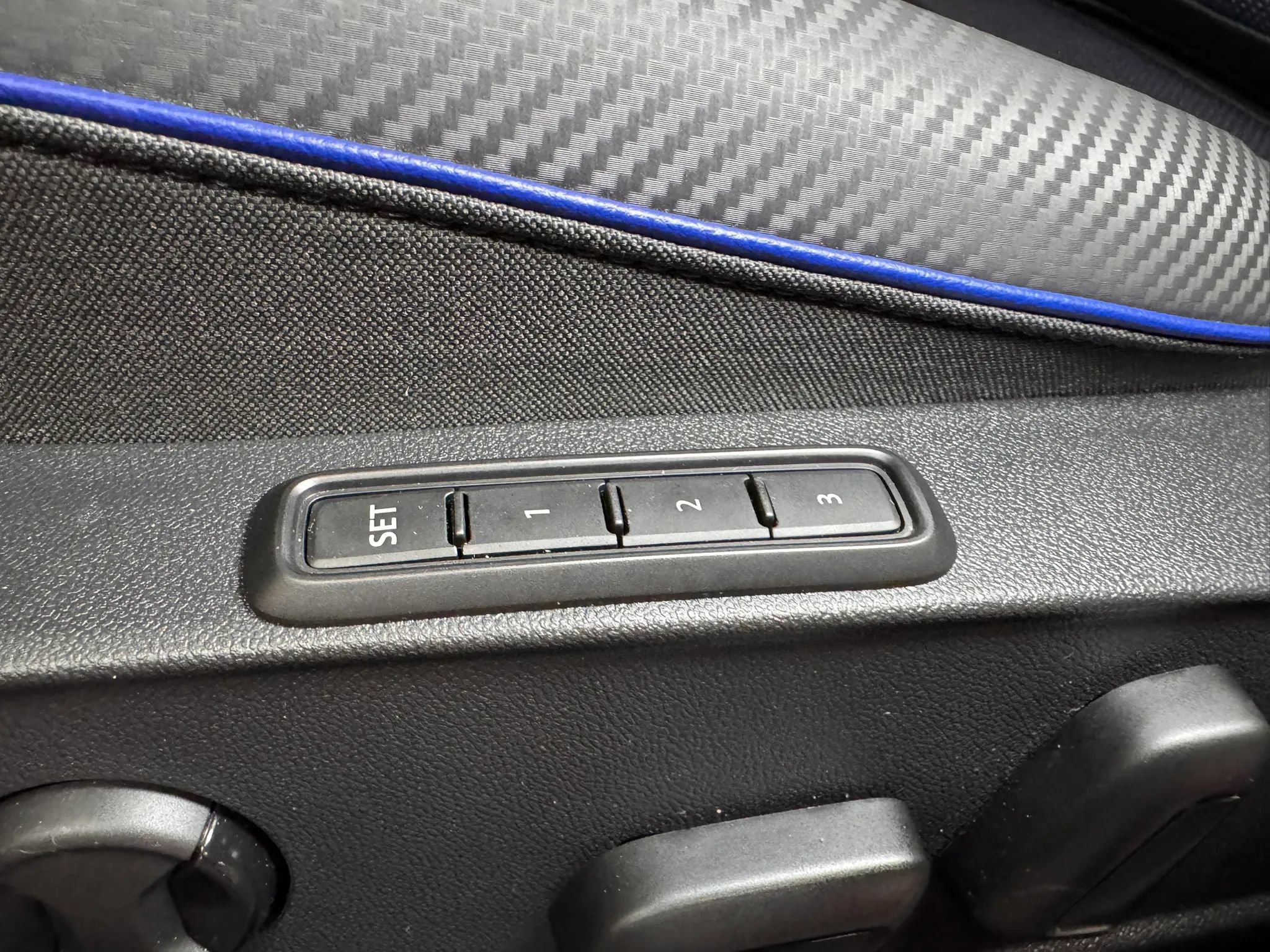 Used 2024 Volkswagen Golf R AWD/4WD image 13