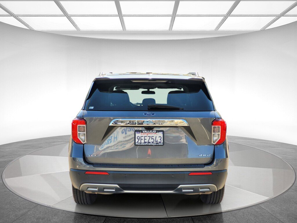 Used 2023 Ford Explorer XLT w/ Equipment Group 202A image 5