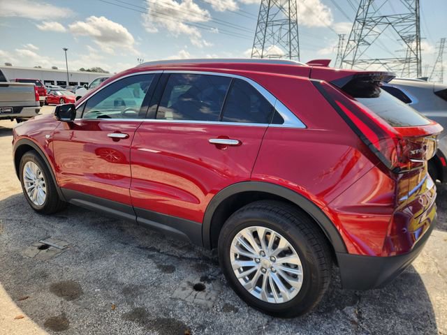 Used 2024 Cadillac XT4 Luxury w/ Cold Weather Package image 4