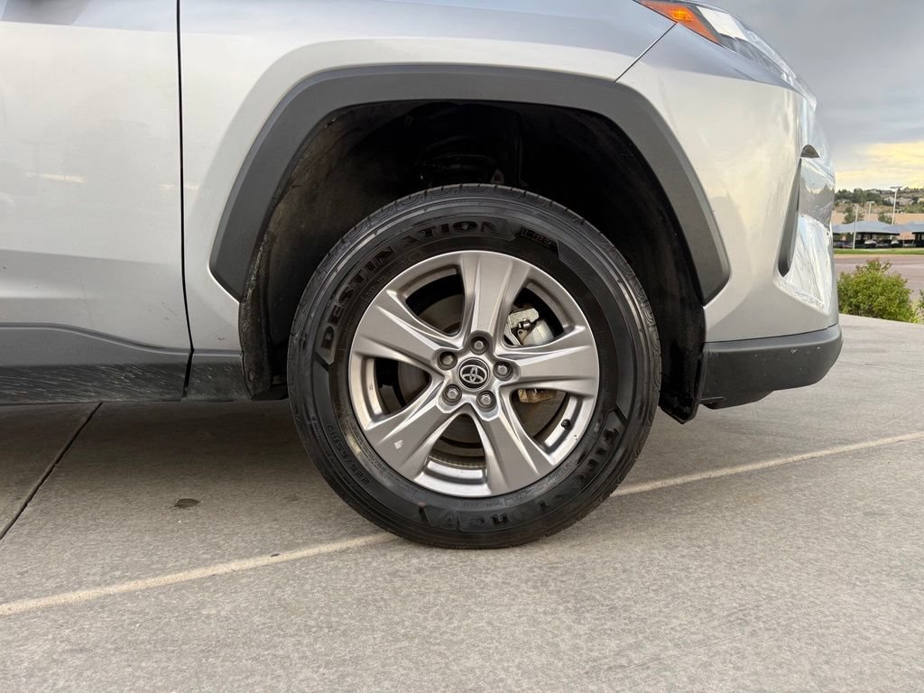 Used 2025 Toyota RAV4 XLE AWD/4WD image 29