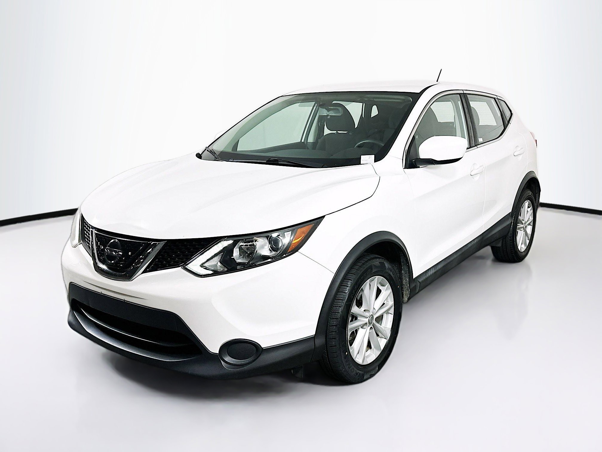 Used 2018 Nissan Rogue Sport S w/ S Appearance Package AWD/4WD image 3