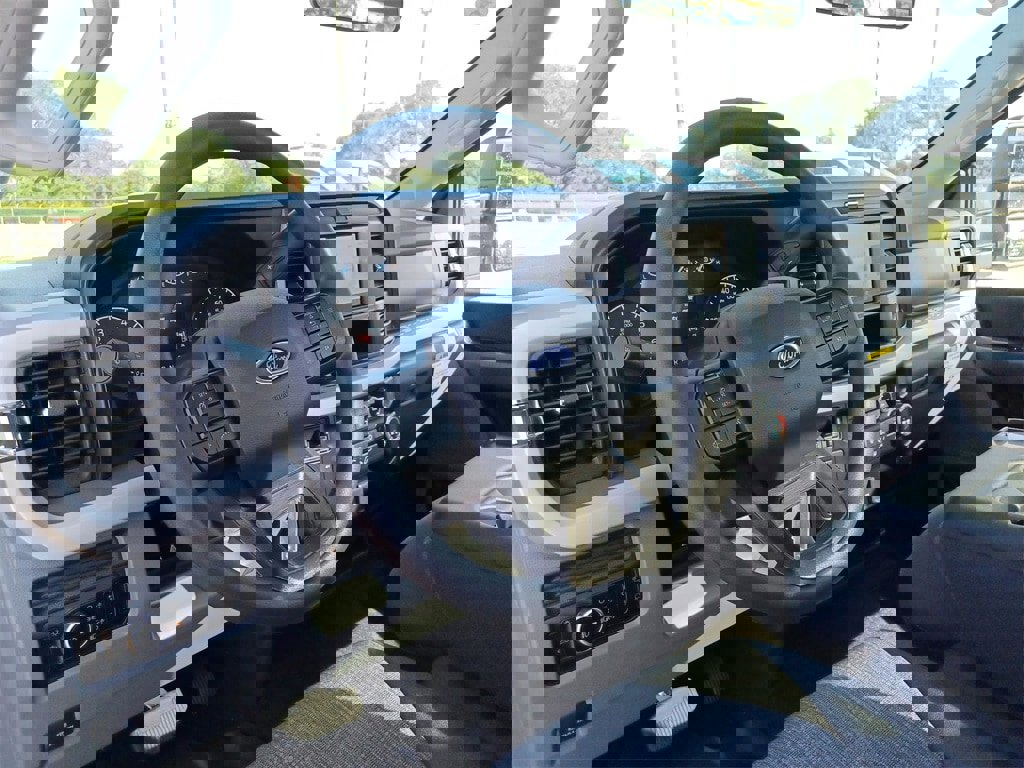 New 2025 Ford F350 XLT w/ FX4 Off-Road Package image 24